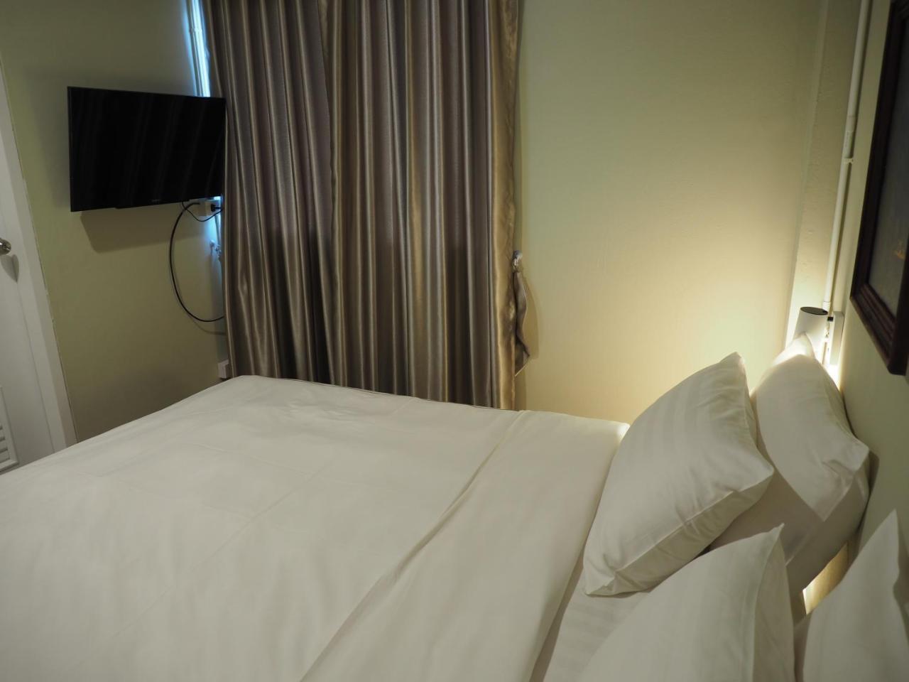 Warila Hotel Samut Prakan Exterior photo